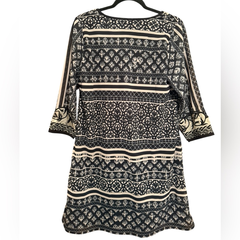 Gretchen Scott- Multi Muted Colors Black/White- 3/4 sleeve
(Goddess) - Picture 2 of 7
